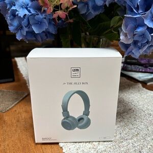 Jilly Box LSTN headphones